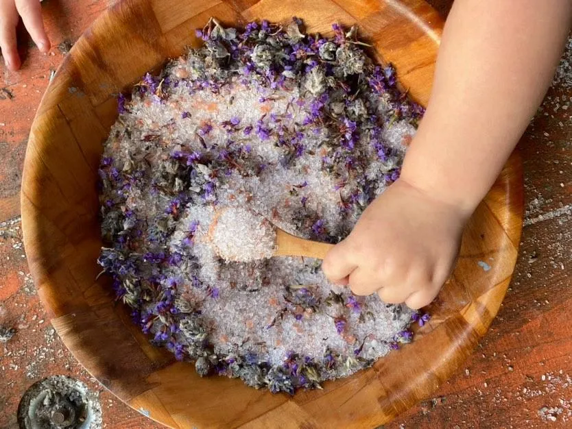 MAKE YOUR OWN BATH SALTS KIT: ECO ART AND CRAFT FOR KIDS